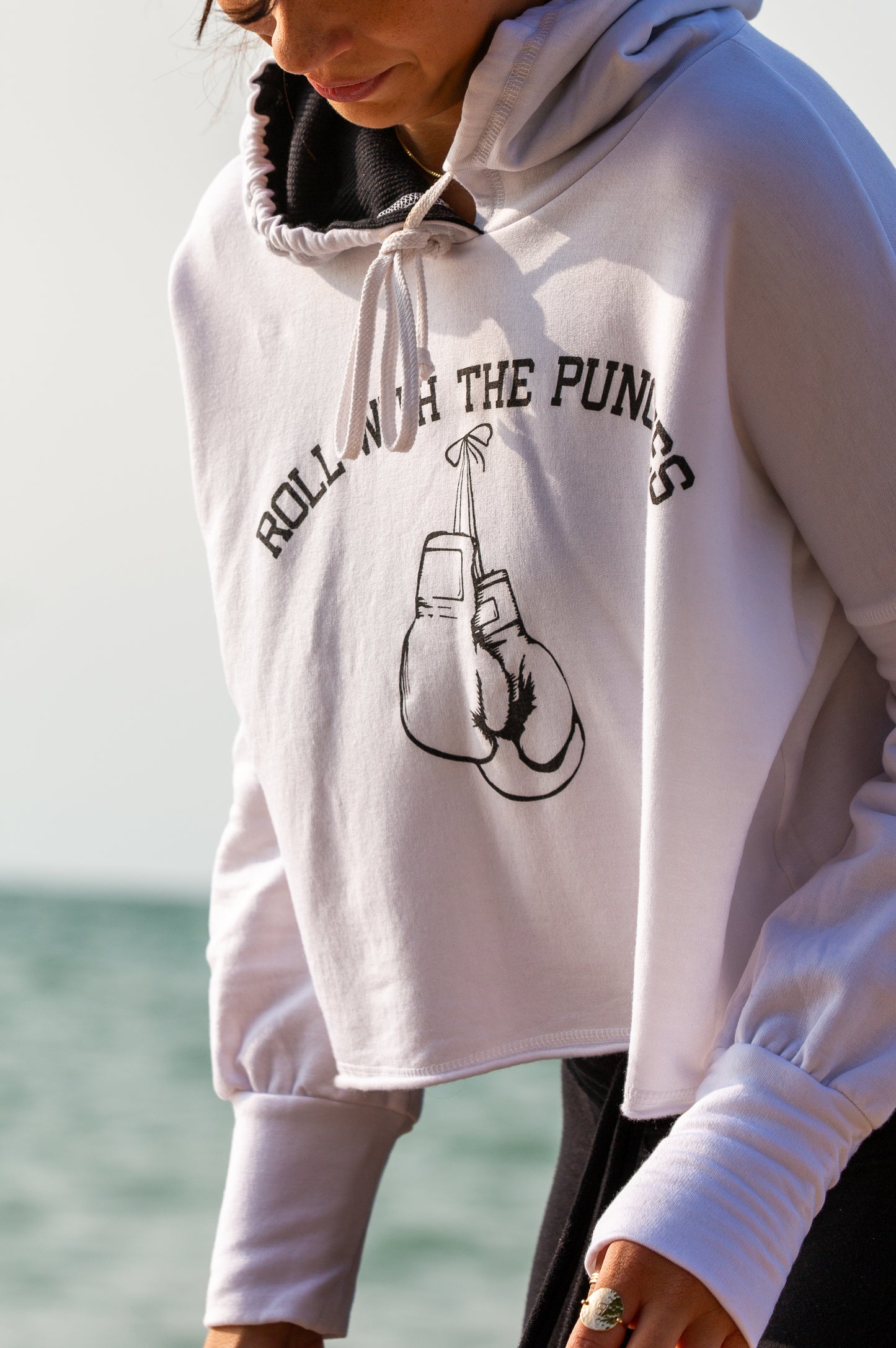 ROLL W/ THE PUNCHES SWEATSHIRT - WHITE/BLACK