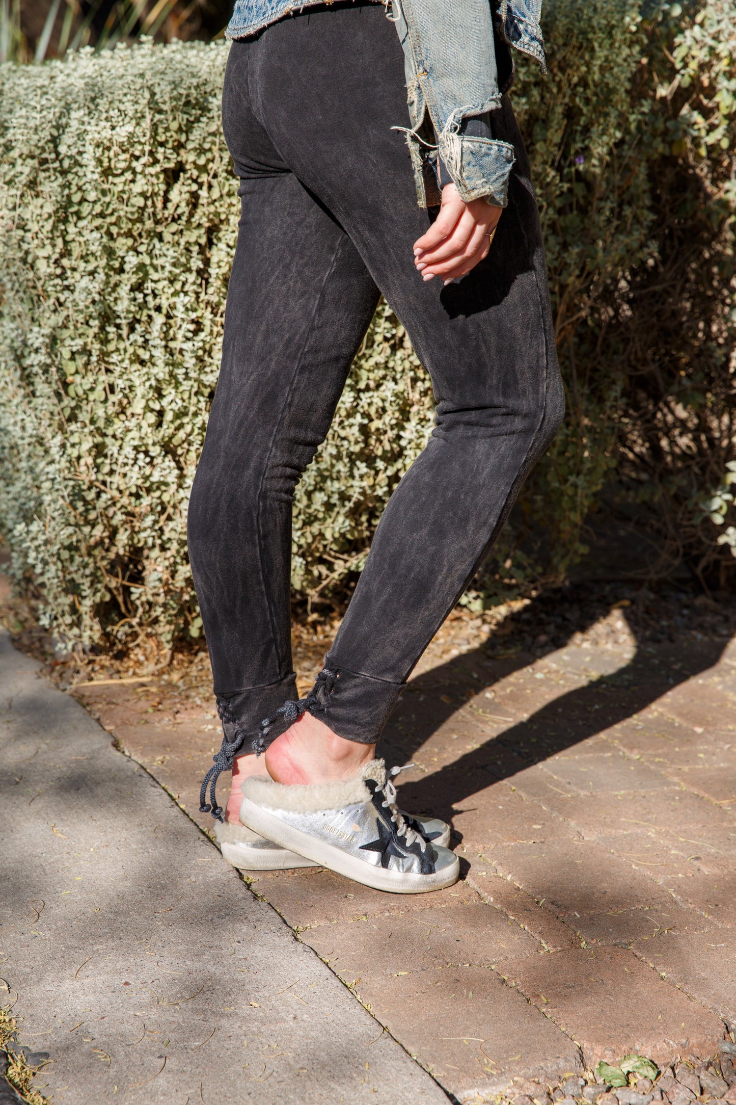 JOGGER WITH LACE BACK CUFF - VINTAGE BLACK